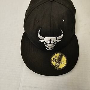 NEW ERA 59FIFTY CHICAGO BULLS TRUCKER SNAPBACK HAT BLACK‎  7.5WHITE